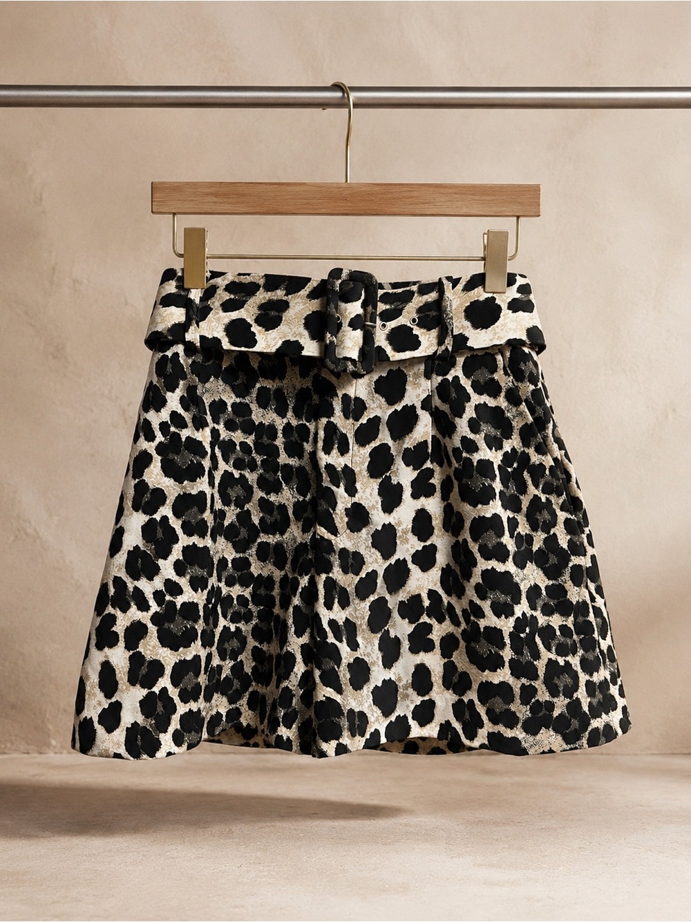 Zara Basic Leopard Print High-Waist Shorts with Belt Size S Good Condition